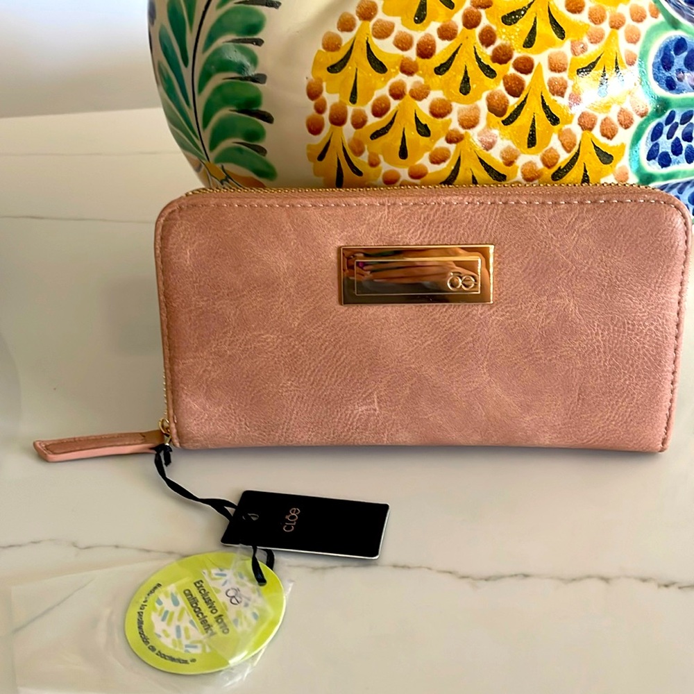NWT Pink wallet, Mexican brand- Cloe.